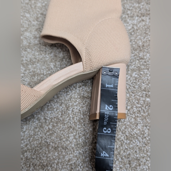 Elegant Cream Block Heel Sandals - Picture 8 of 9